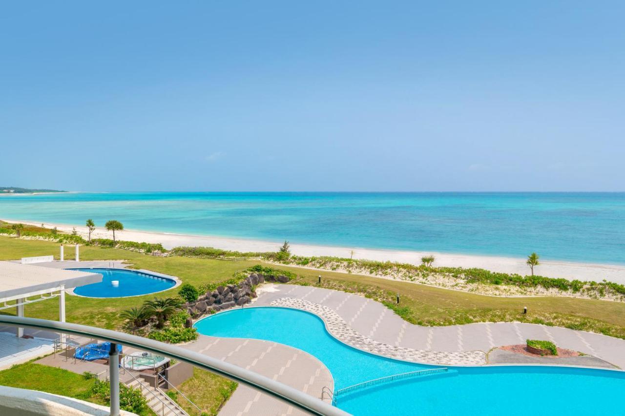 En Resort Kumejima Eef Beach Hotel Bagian luar foto