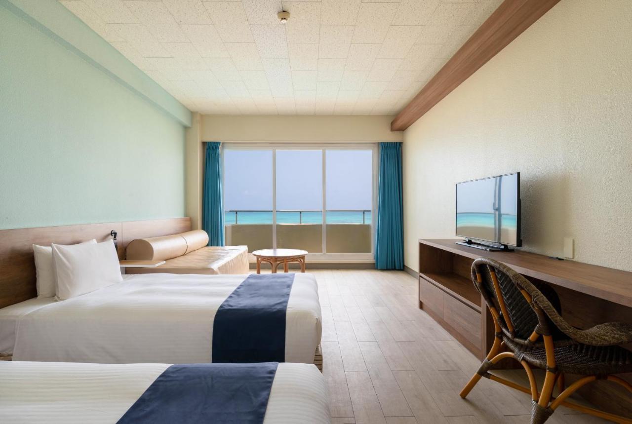En Resort Kumejima Eef Beach Hotel Bagian luar foto
