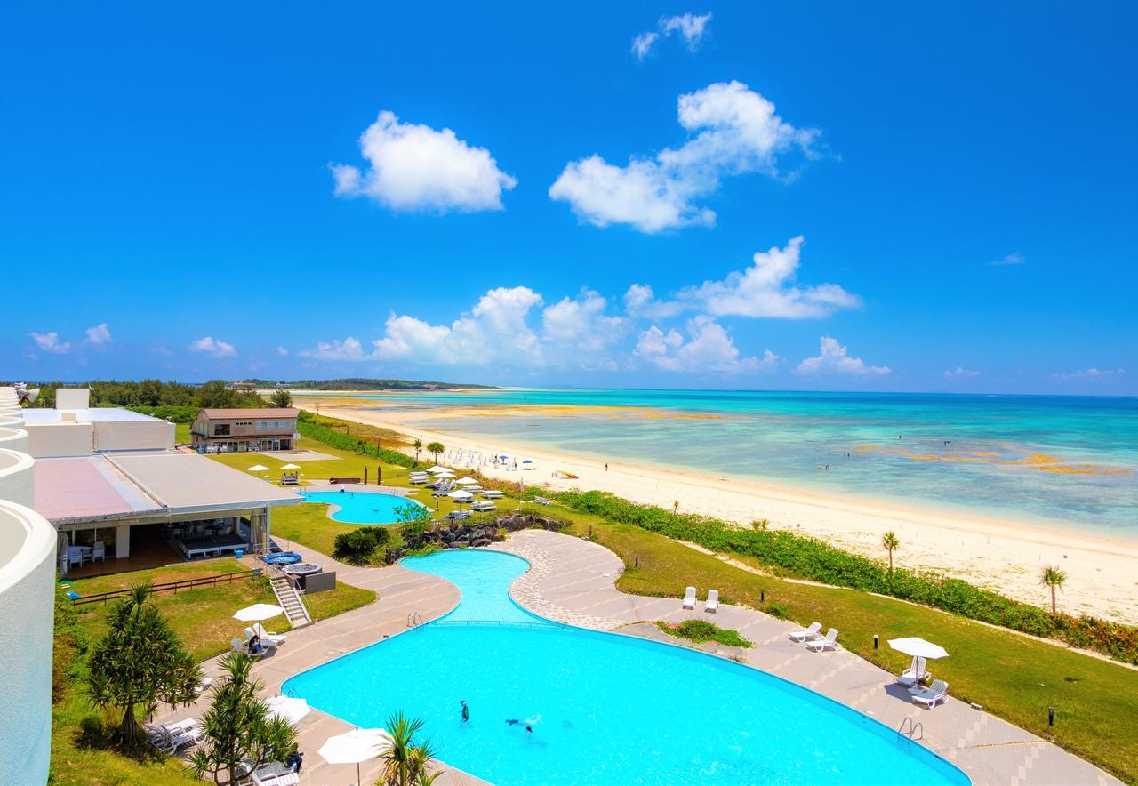 En Resort Kumejima Eef Beach Hotel Bagian luar foto